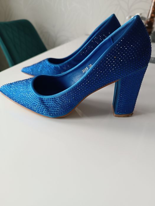 Buty na obcasie , rozm 38