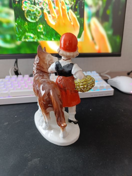 Статуэтка красная шапочка и серый волк фарфор германия grafenthal