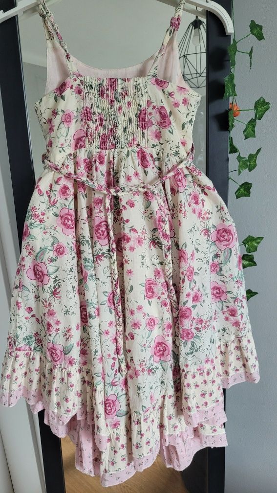 kolorowa sukienka na lato na ramiączkach w rozmiarze 116 cm.