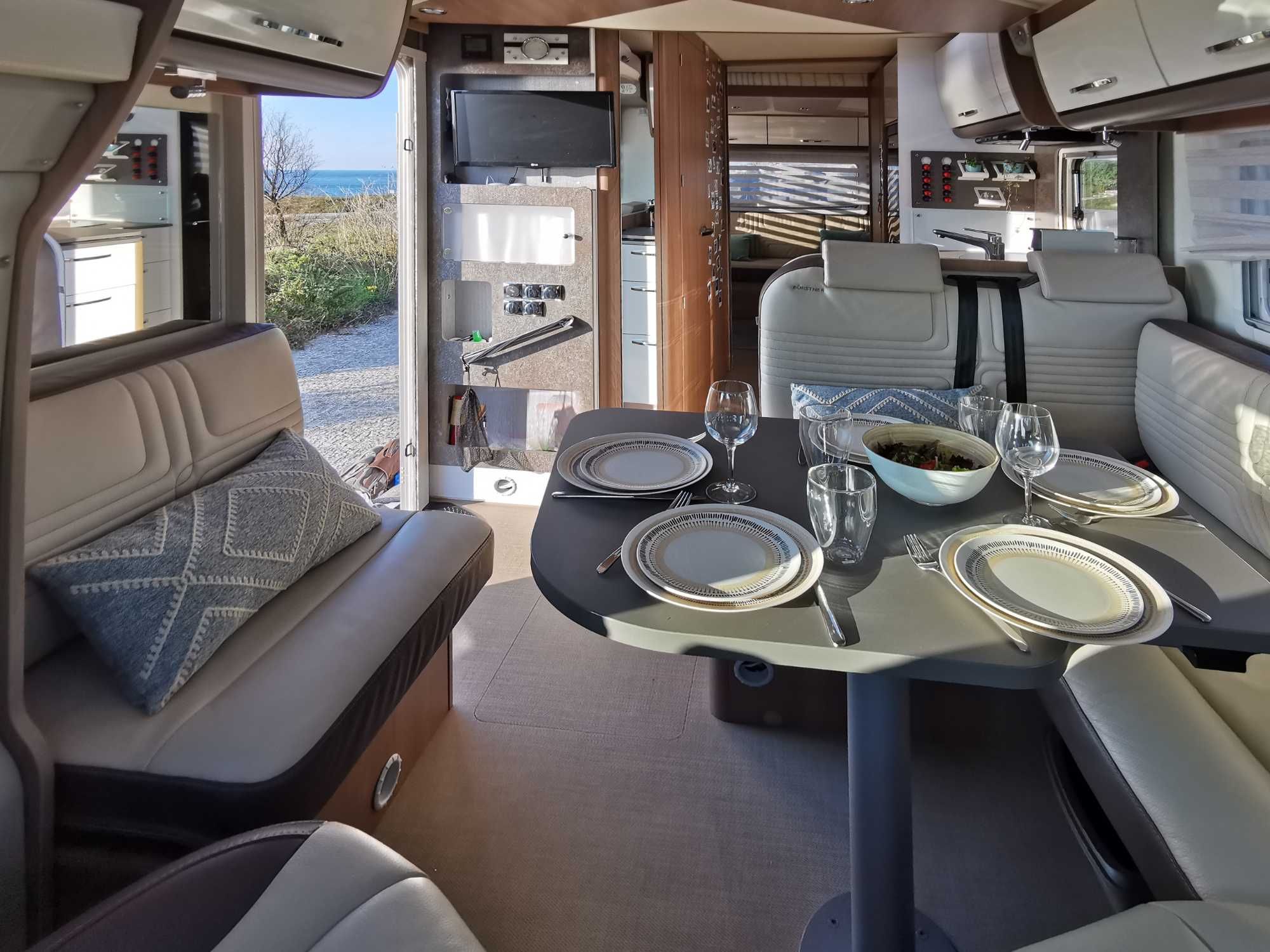 Autocaravanas Aluguer Luxuosas Diferentes Modelos disponíveis