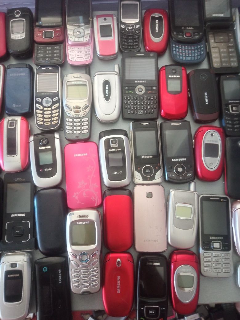 Лот телефонів Samsung