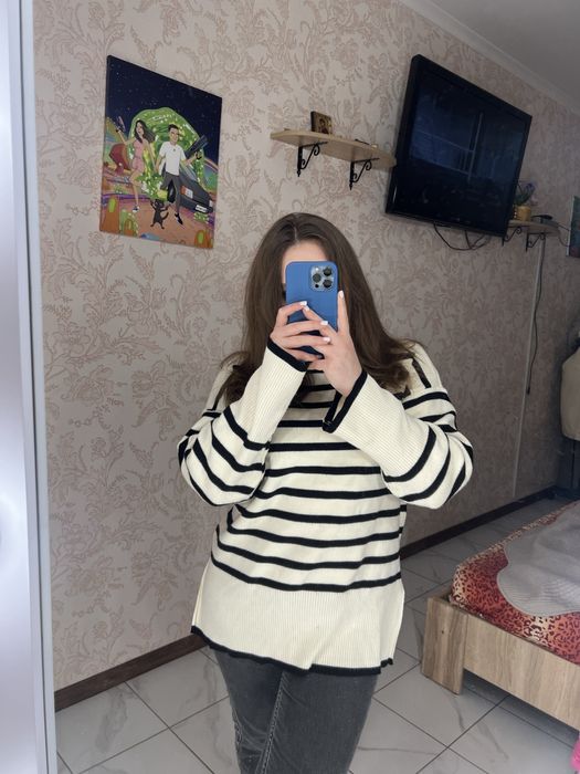 Светр в смужку в стилі Zara