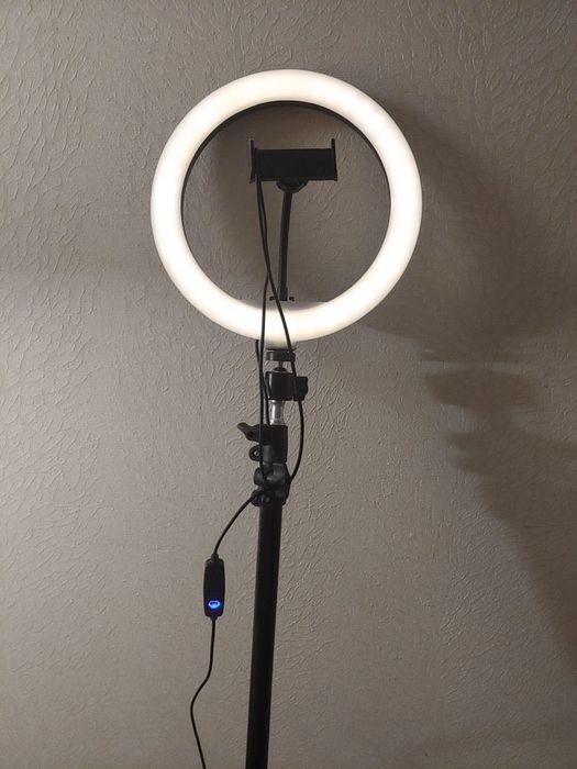 Продам профи кольцевую лампу для селфи