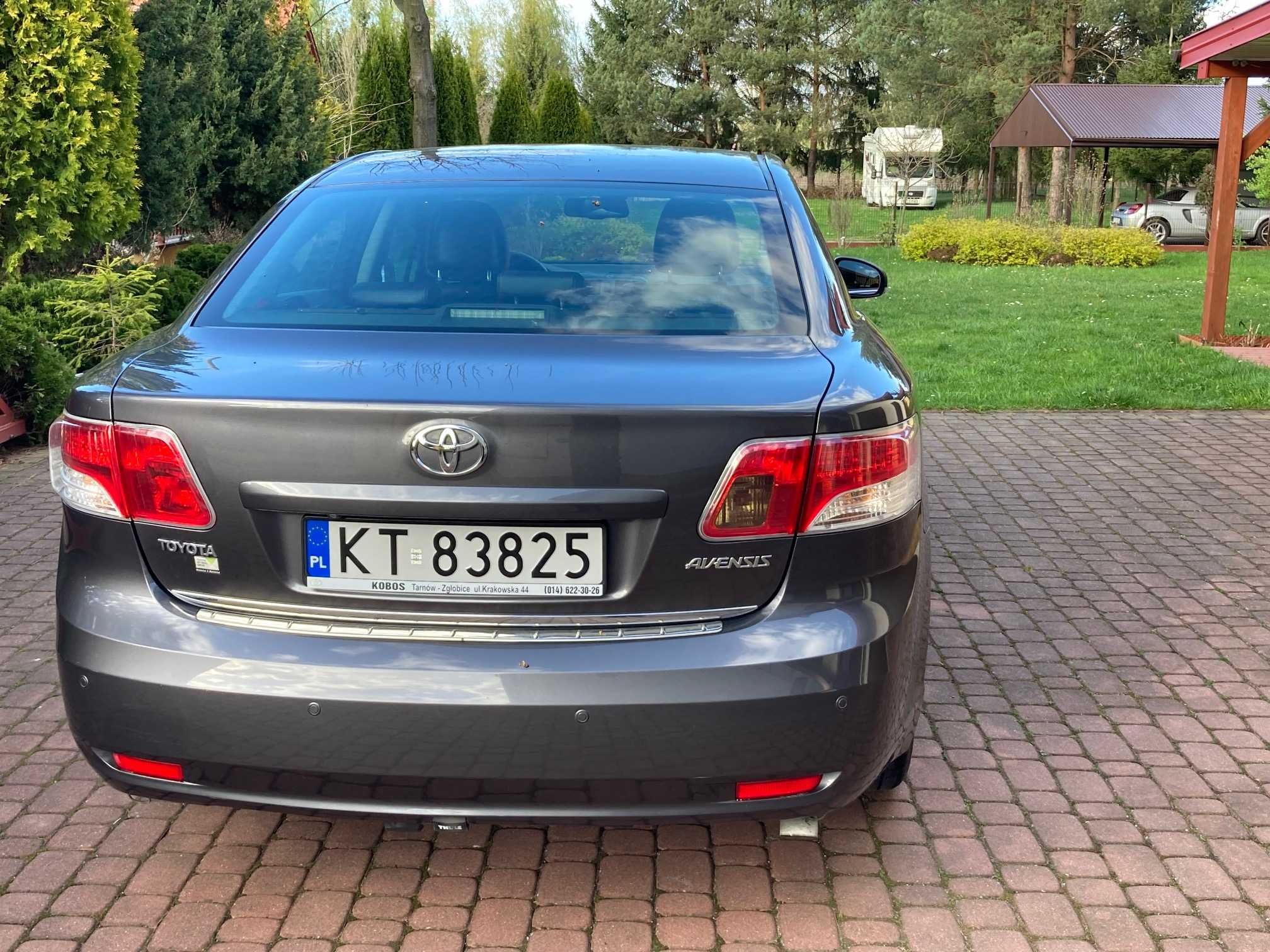 Toyota Avensis 2.0 D-4D Premium 2011 r. salon, 1. właściciel