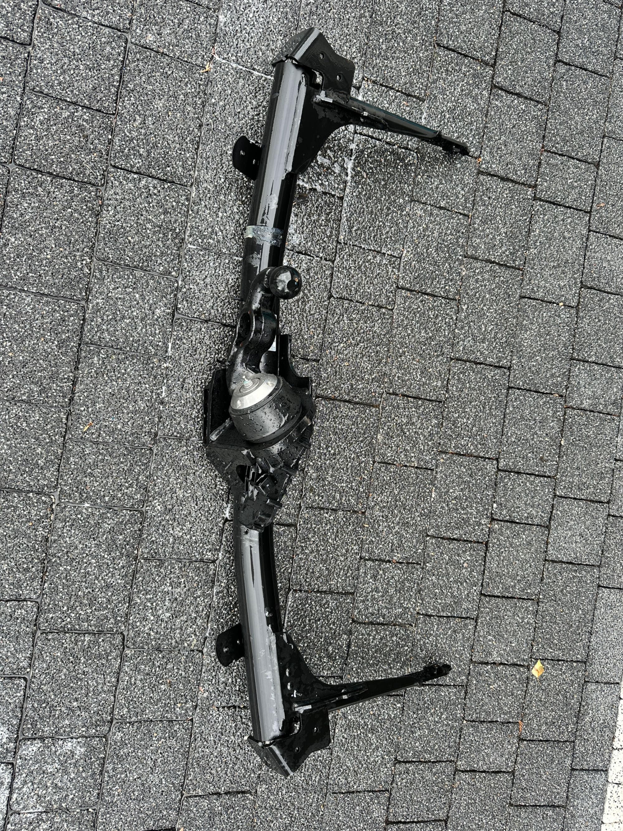 Oryginalny hak holowniczy Audi Q3 II (83A)