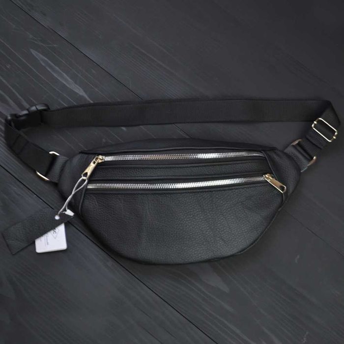 Качественная бананка из натуральной кожи. Цвет: чёрный