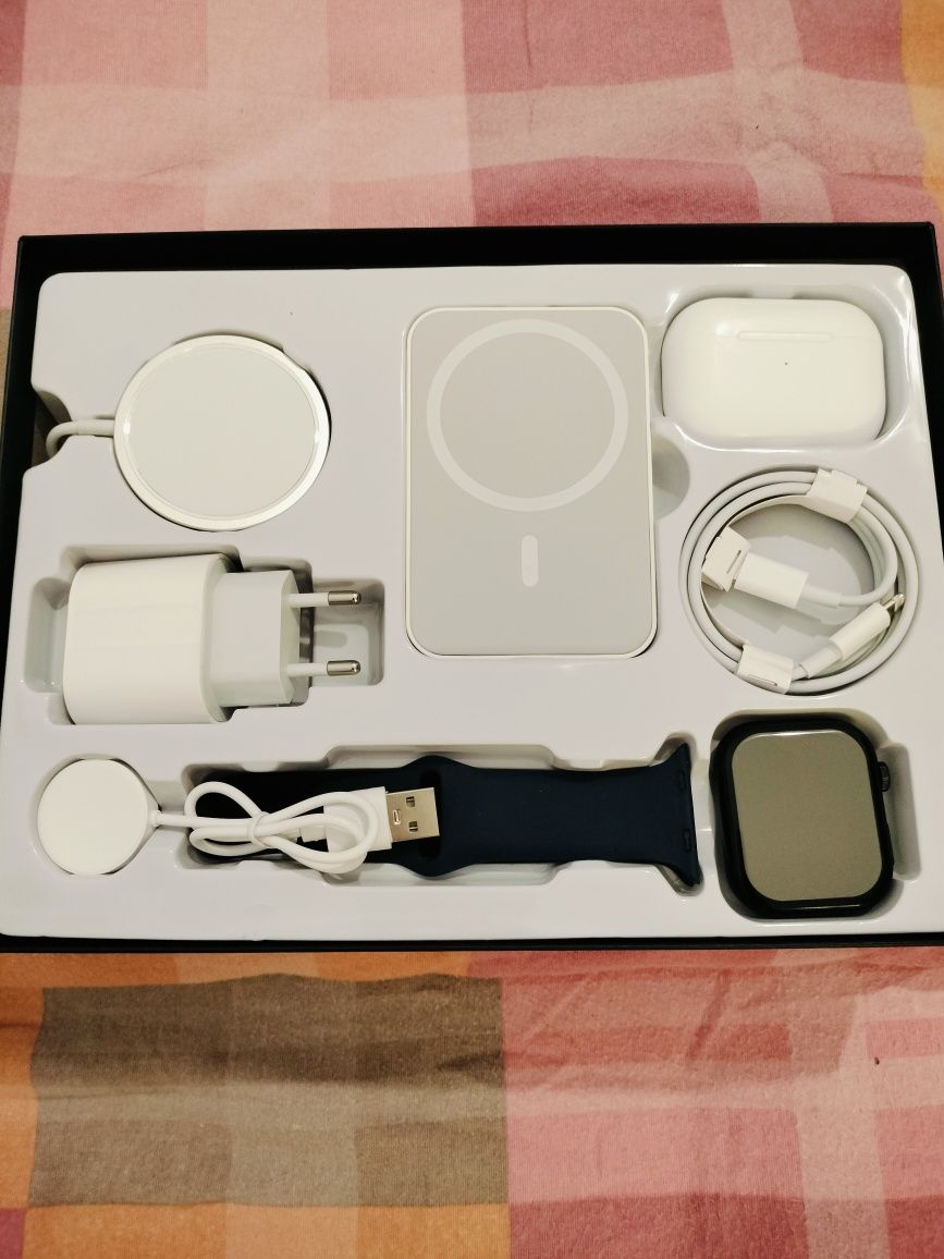 Conjunto smartwatch, iPods e carregadores