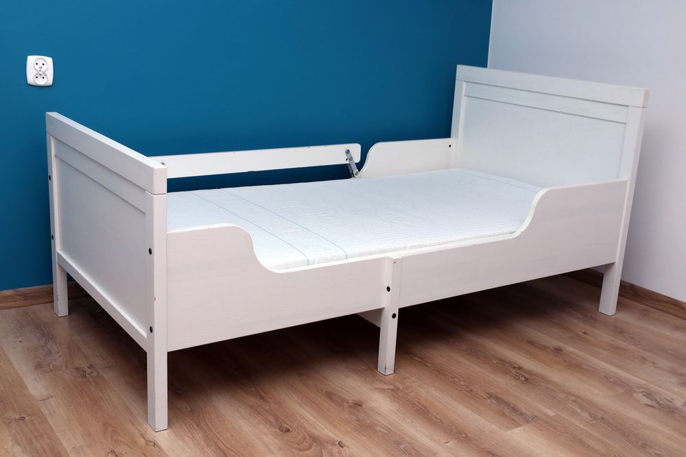 IKEA SUNDVIK łóżeczko rozsuwane materac lateksowy dno barierka