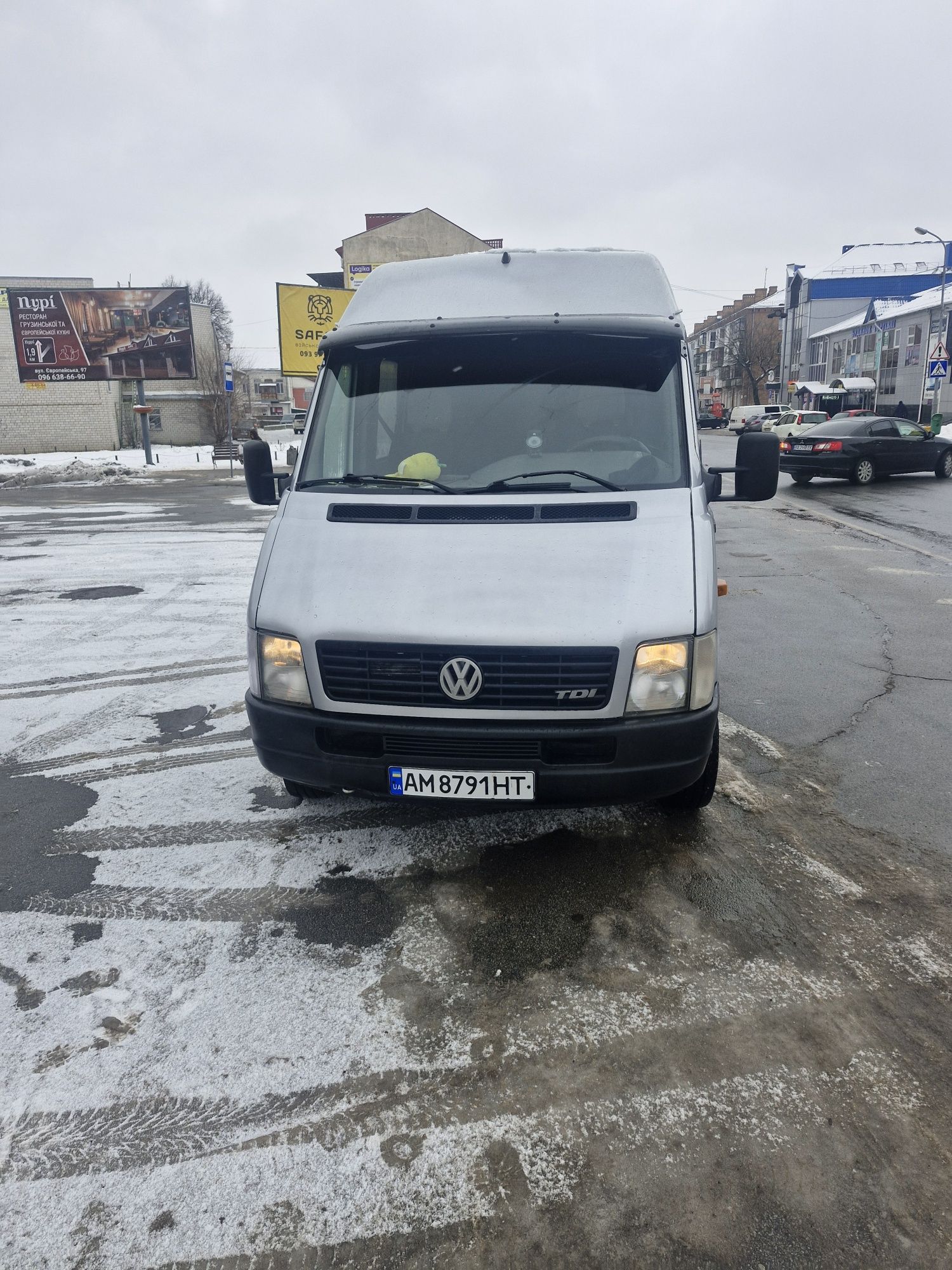 ЛТ 46 2.8сді вантажопасажир 8+1