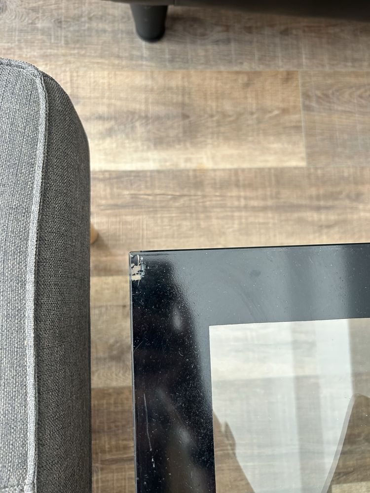 Mesa de Vidro com rebordo preto