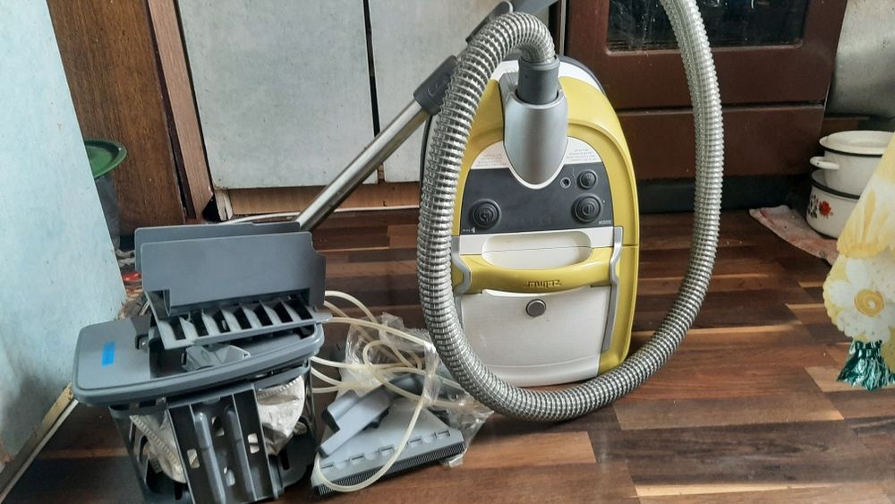 Пилисос  zelmer aquawelt 1500w