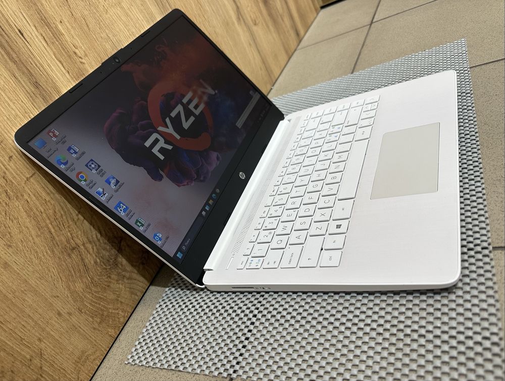 Ноутбук HP 14 AMD 3020e 4/64 gb