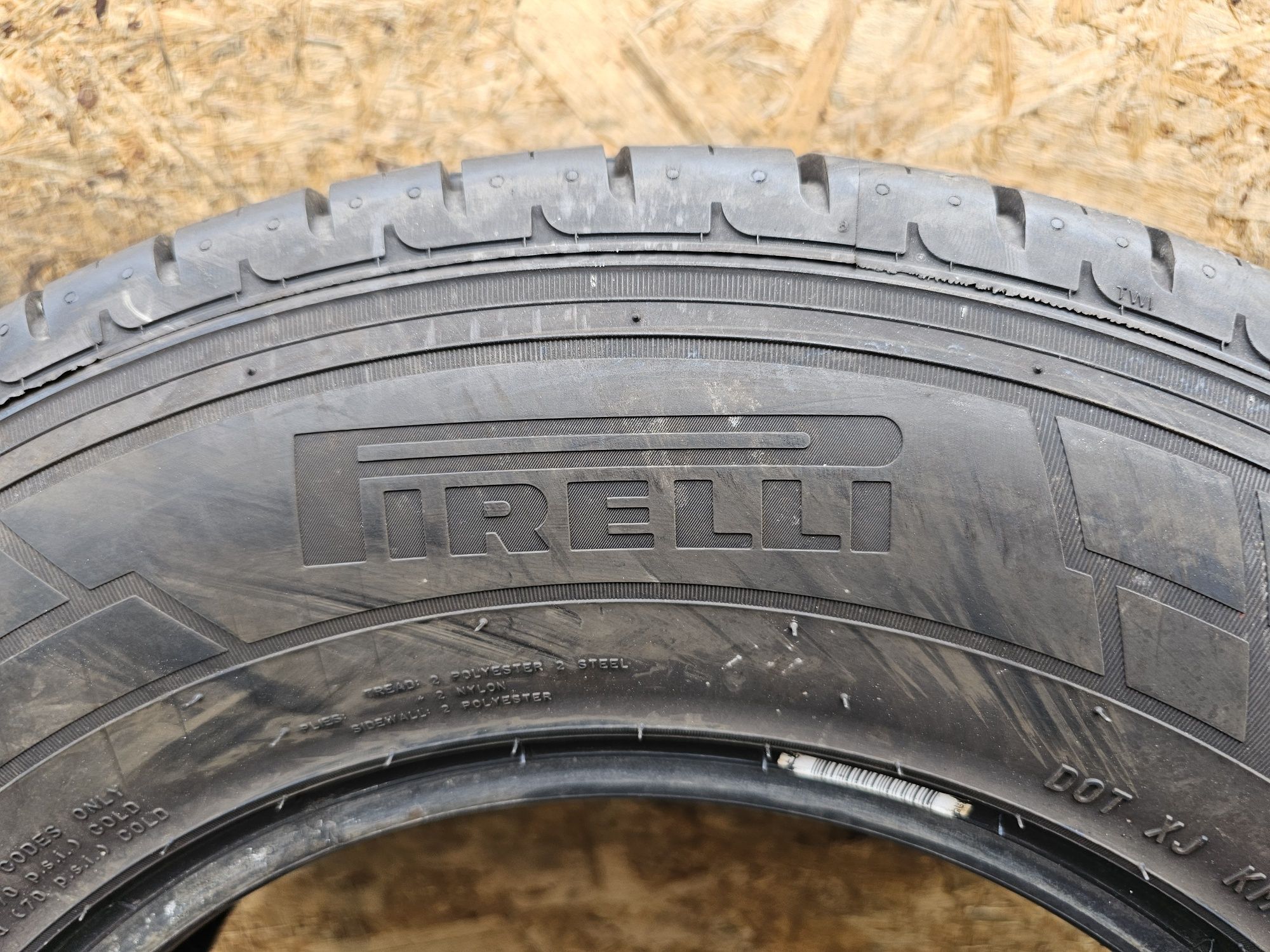 Idealne!!  9mm. 185/80 r14C Pirelli Carier   1215