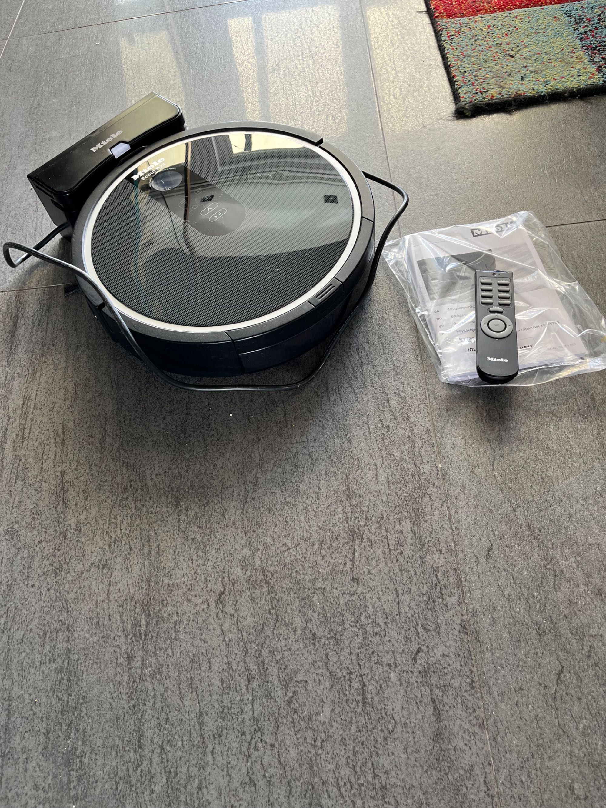 Robot sprzątający Miele Scout RX1