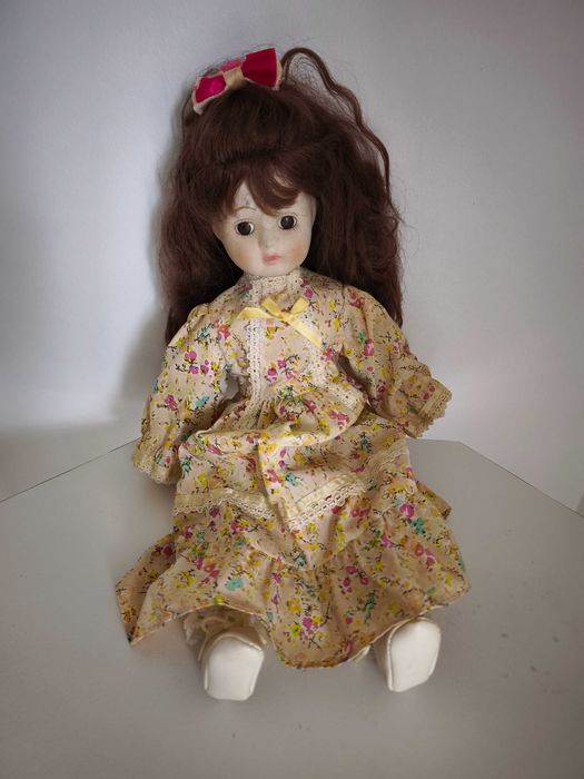 Boneca de porcelana
