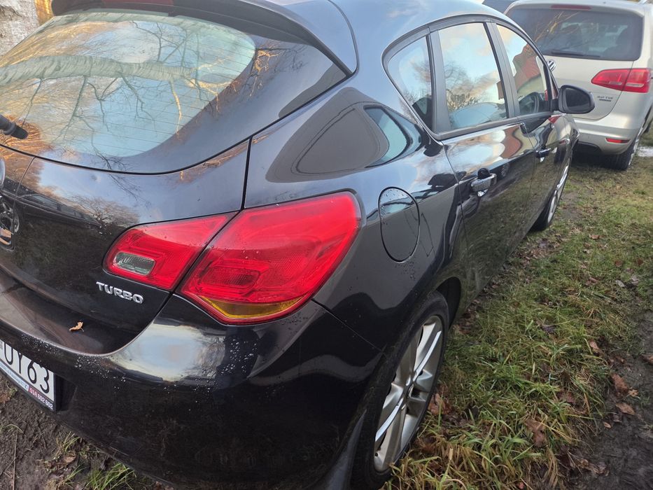 Opel Astra J 1.4 benzyna