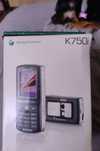 telefon komórkowy Sony Ericsson K750i.