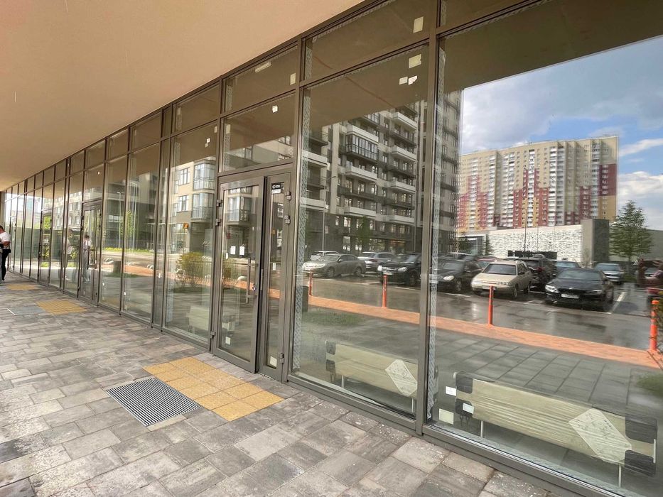 ЖК Варшавський 2. Оренда Фасадного приміщення 85м2 вул О. Олеся, 7.