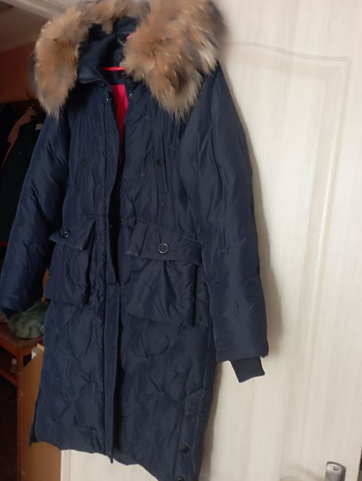 Продам пуховик зимовий