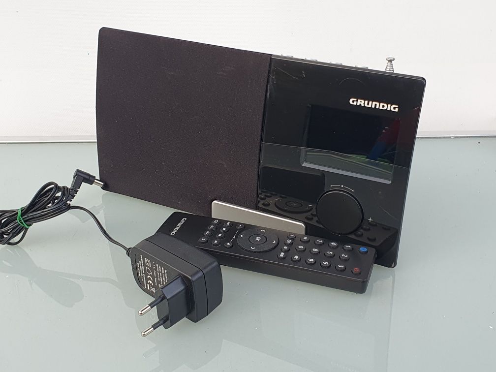 Radio internetowe Grundig Cosmopolit 3F+DAB ipod