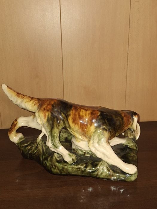 Figurka  porcelanowa  psa na polowaniu  Royal Dux