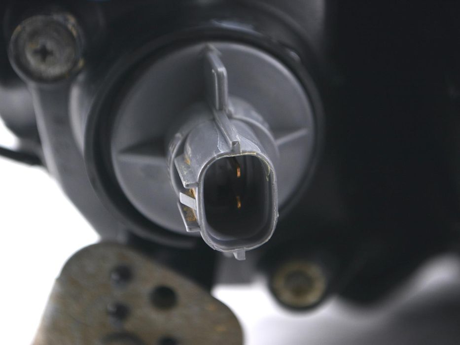 Фара ліва MITSUBISHI L200 KAOT 2006-2011 MN146191