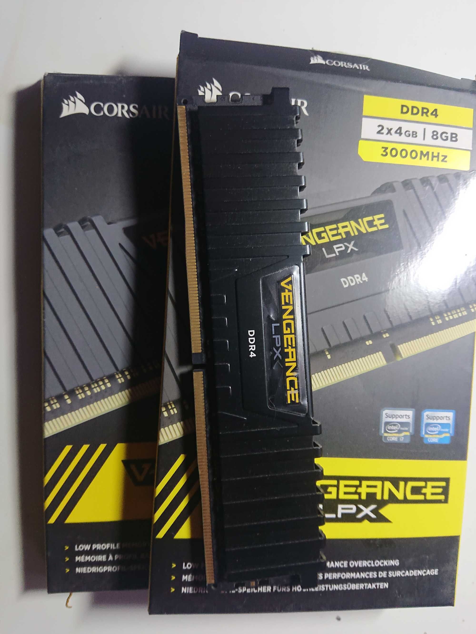 Corsair 16GB 4x4GB 3000MHz CL16 Vengeance LPX