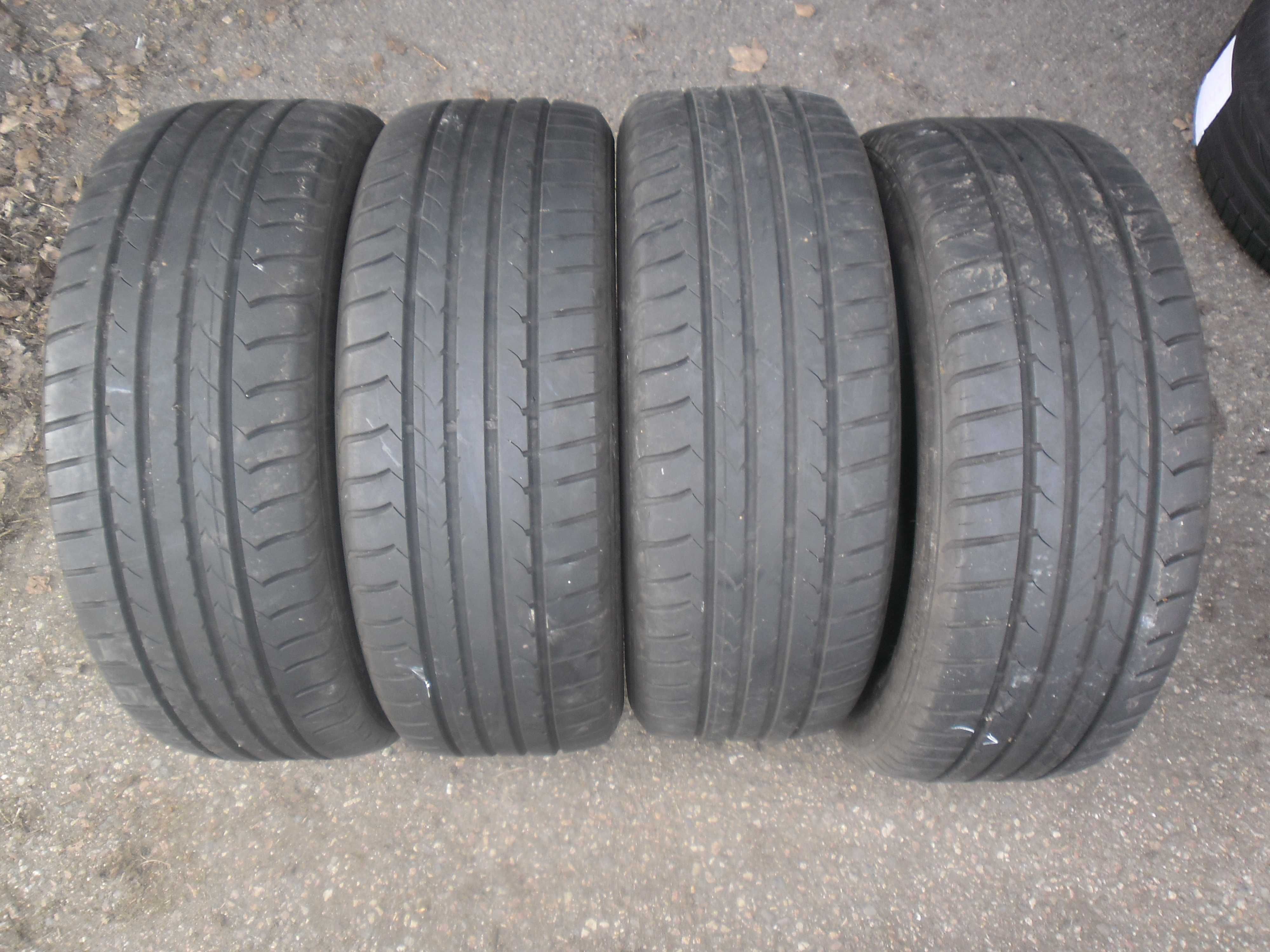 195/60/15 Goodyear  Efficiongrip 88H    6mm