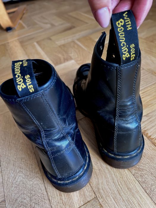 Glany dr. Martens unisex rozm. 41, czarne, skóra licowa.