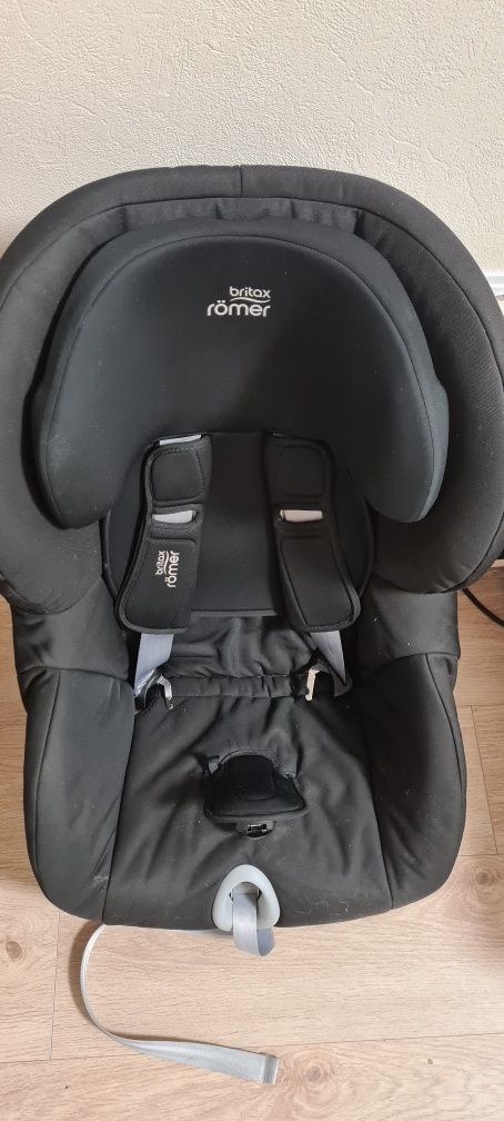 Автокрісло BRITAX Romer King II Black Series Cosmo