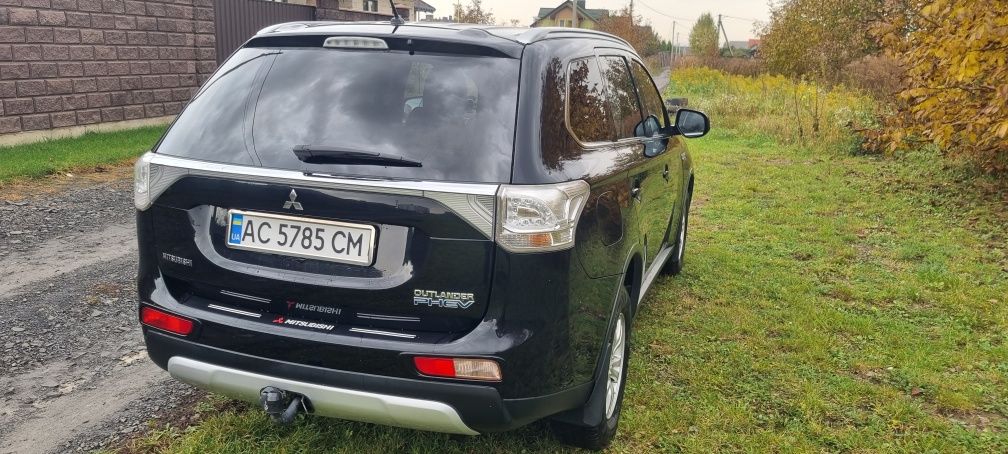 Outlander PHEV, Аутлендер