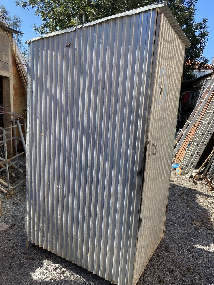 Casa se banho para obra em chapa 1,10x0,90m