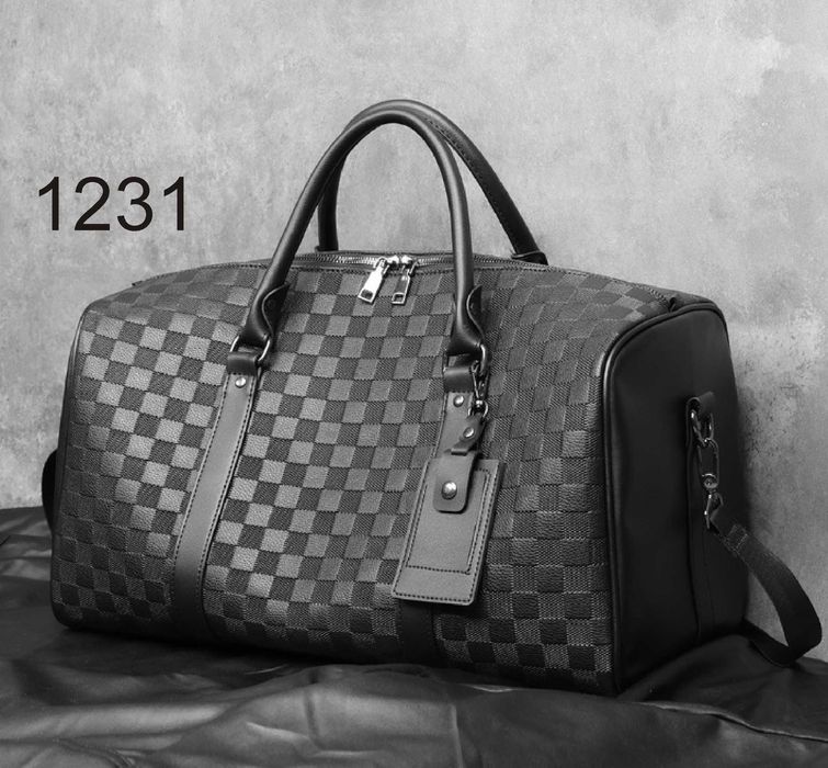 Дорожня шкіряна сумка для ручної поклажі Louis Vuitton. Є вибір