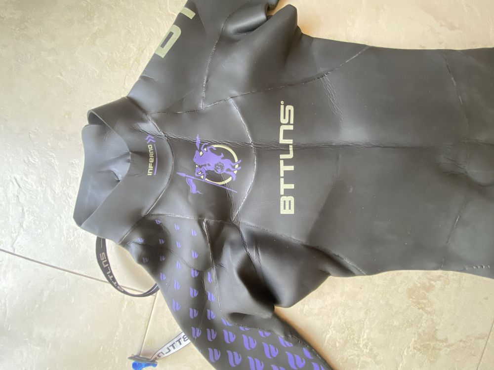 Fato neoprene Bttlns