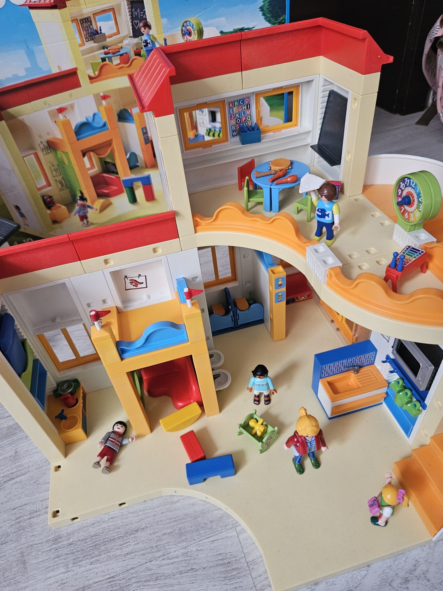 Ogromy zestaw Playmobil całość dom przedszkole szpital