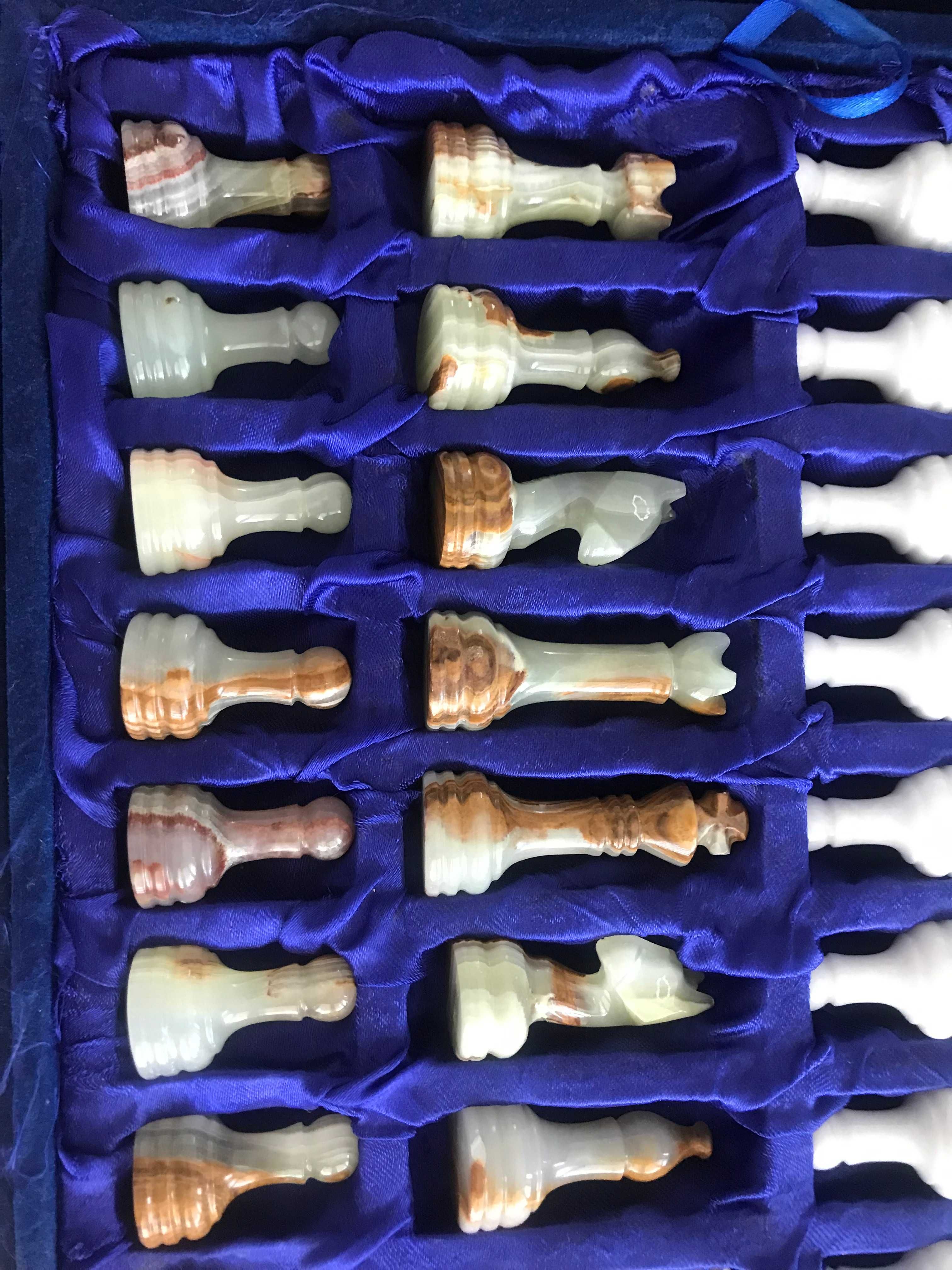 szachy z kamienia, onyks pakistański