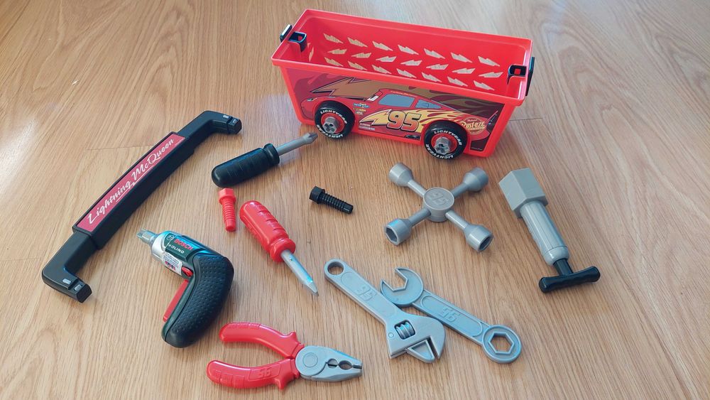 Caixa Ferramenta Cars Lightning Mcqueen (Vendo Aparaf. Bosch à parte)