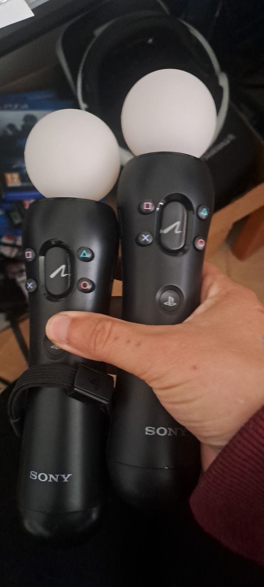 Consola ps4 + set vr + 1 comando + 2 moves + 37 jogos