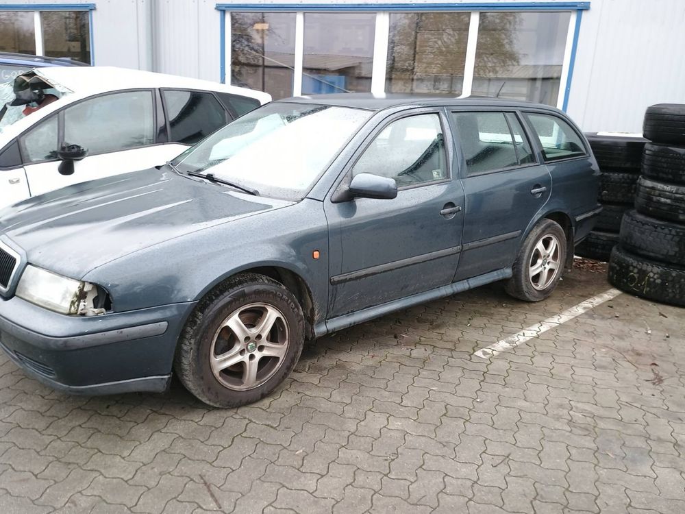 Приїхала Skoda Octavia Tour 1.9 дизель 81 кВт