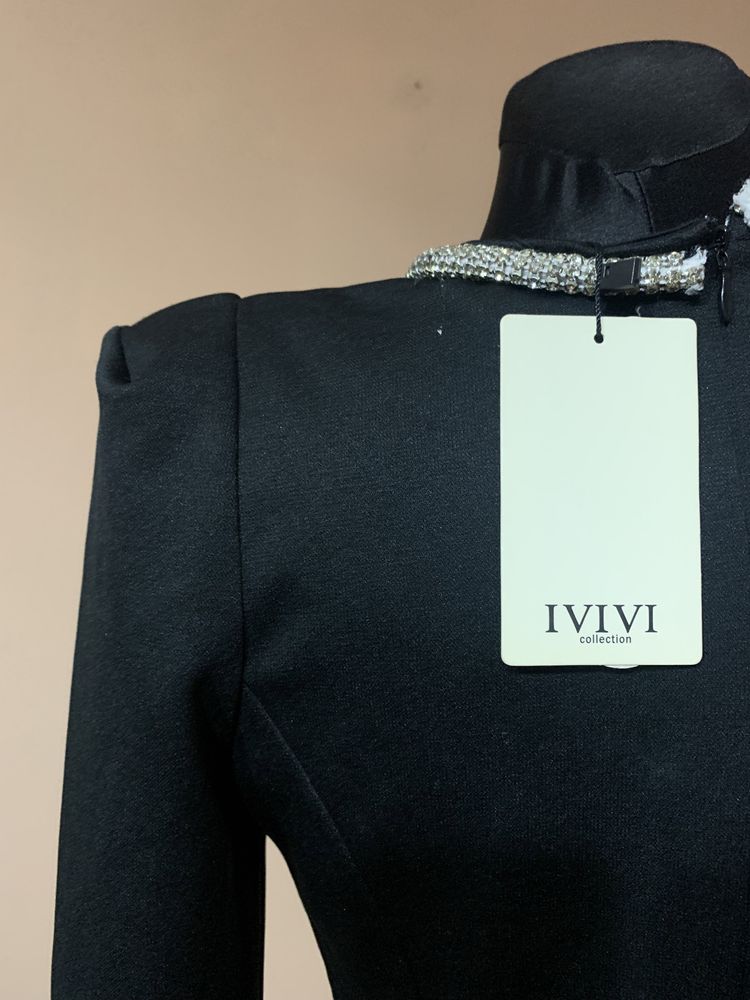 Bluzka czarna z baskinką ozdob. wężem z dżetów Ivivi Collection roz. M