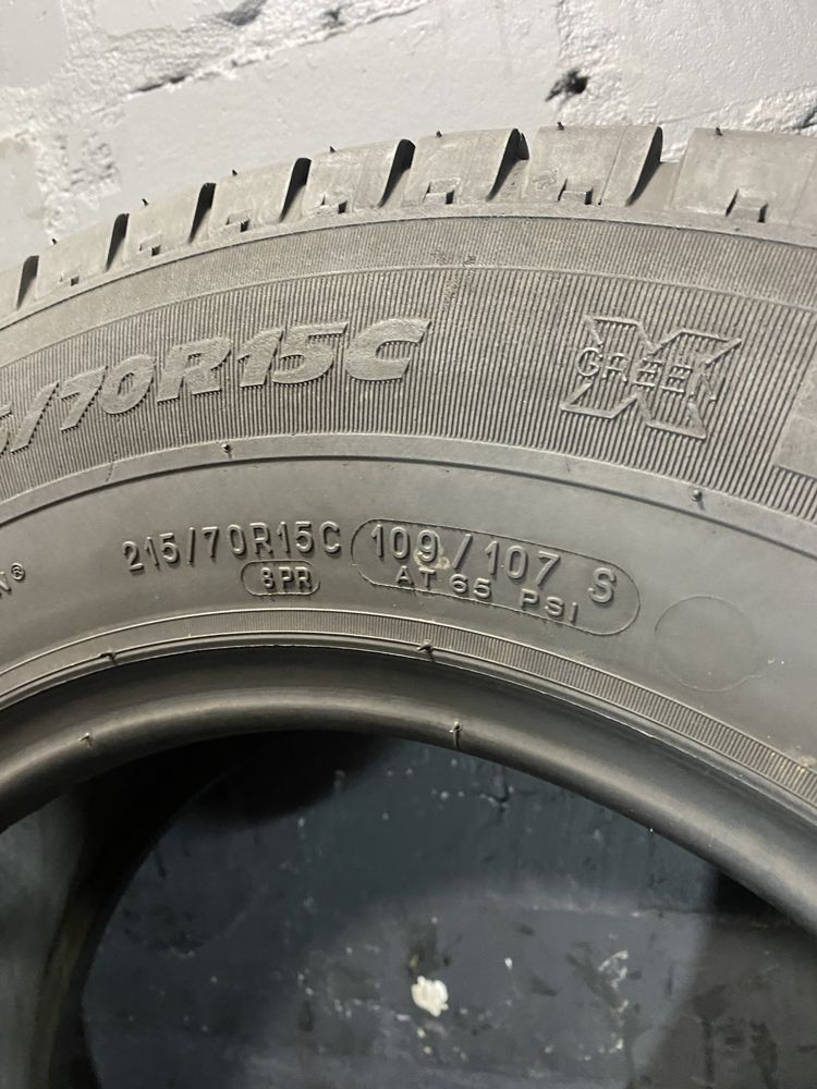 2шт 215/70 R15C Michelin Agilis
