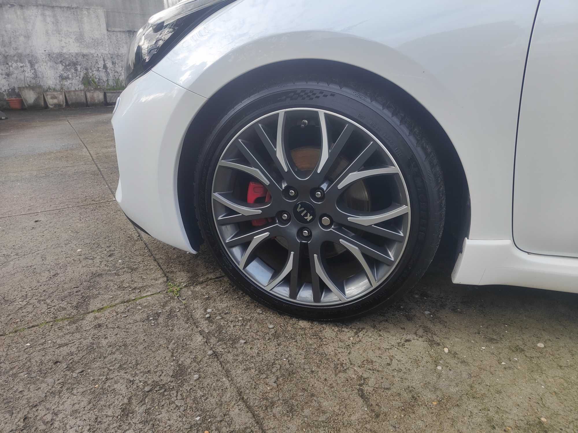 Kia Ceed GT 1.6 204cv