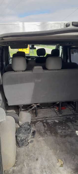 Sprzedam Opel vivaro uszkodzony silnik .Rezerwacja
