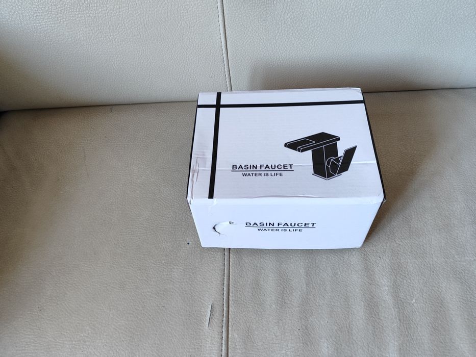 Świecąca bateria biala mosiądz