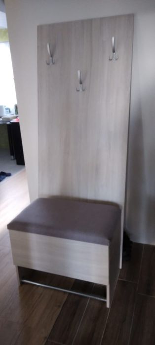 Wieszak z siedziskiem na buty pufa stan idealny