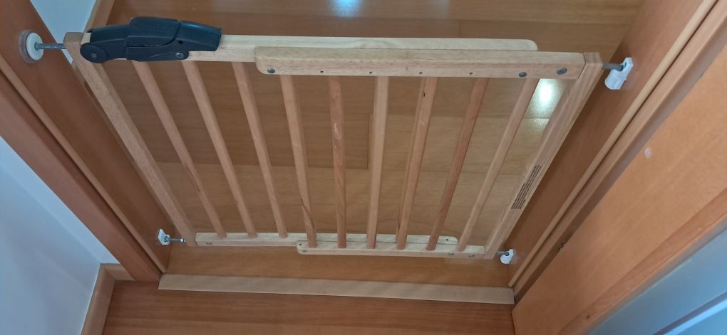 Barreira de segurança para escada ou porta