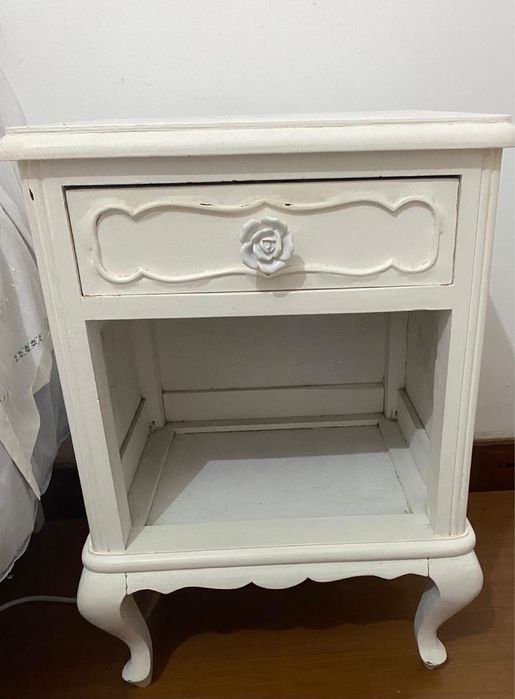 Cómoda espelho mesa de cabeceira Pentiadeira e roupeiro