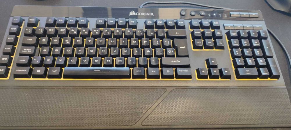 Teclado Gaming Corsair K55 RGB