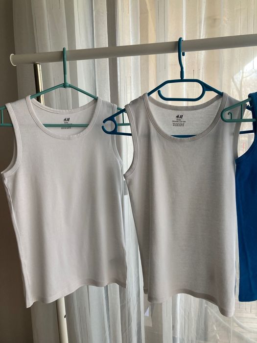 4 koszulki na ramiączkach 146 - 152 3 x biała z H&M i inna błękitna