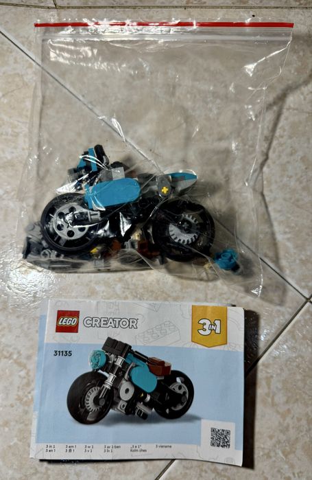 Lego creator 31135
